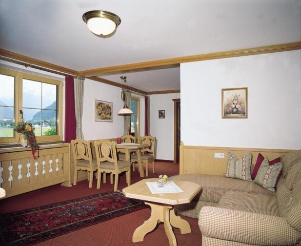Hotel-Garni Almhof Mayrhofen Exterior foto